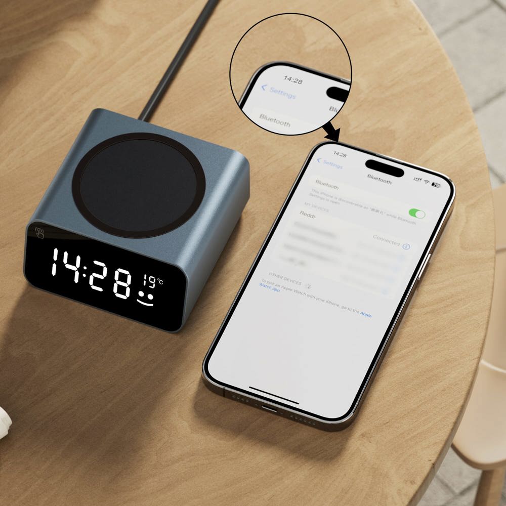 Xoopar Reddi Charge PD Uhr mit kabelloses Ladegerät