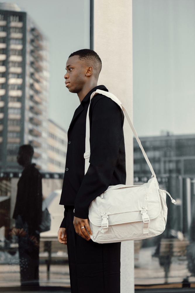 KENTO URBAN 15,6" Messenger aus RCS recyceltem Nylon